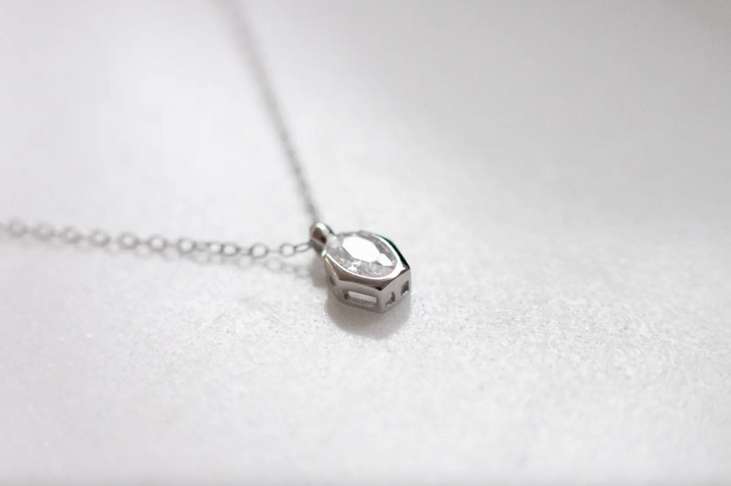 Minimalist Dainty Silver Cubic Zirconia Necklace