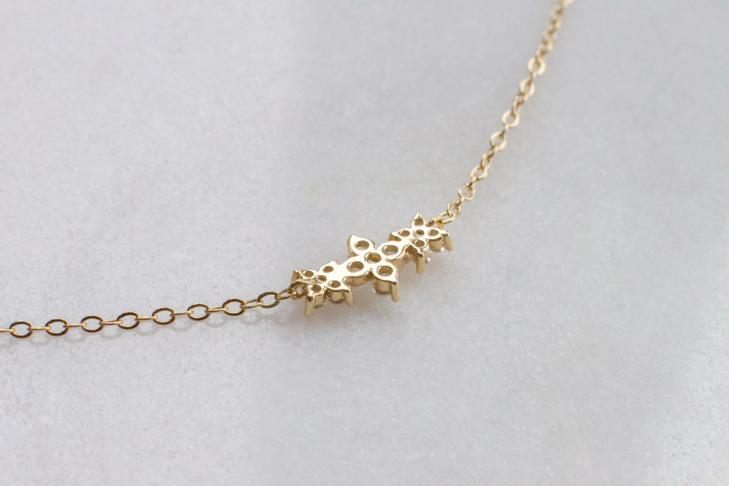 Dainty Three Flowers Necklace
