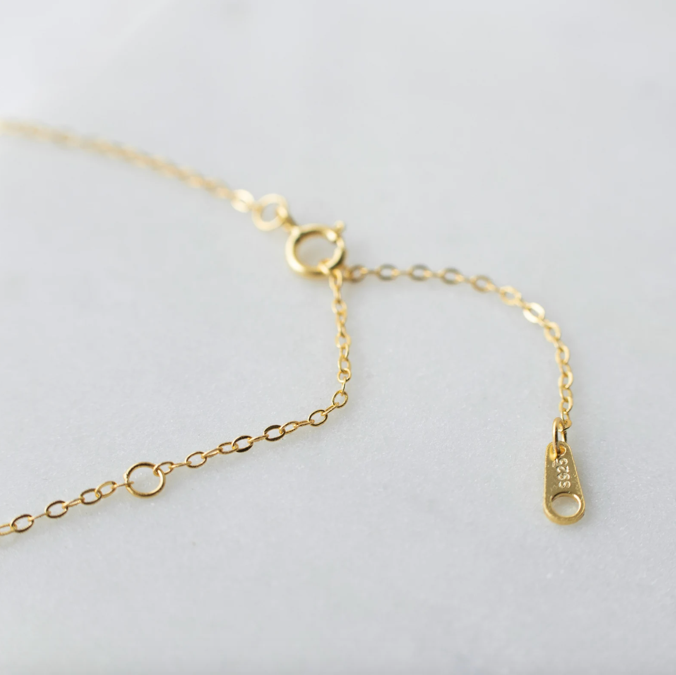 Dainty Vintage Style Circle Necklace