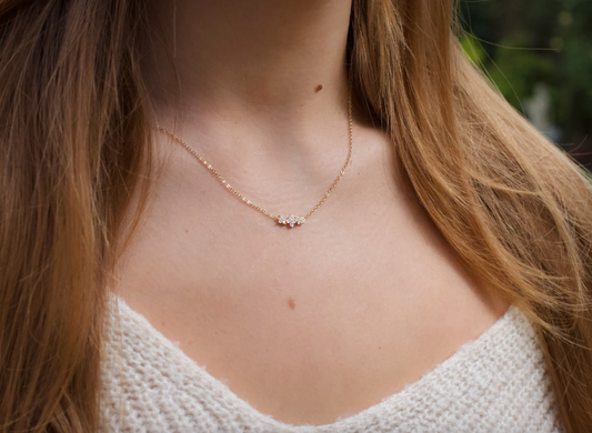Dainty Three Flowers Necklace In Silver