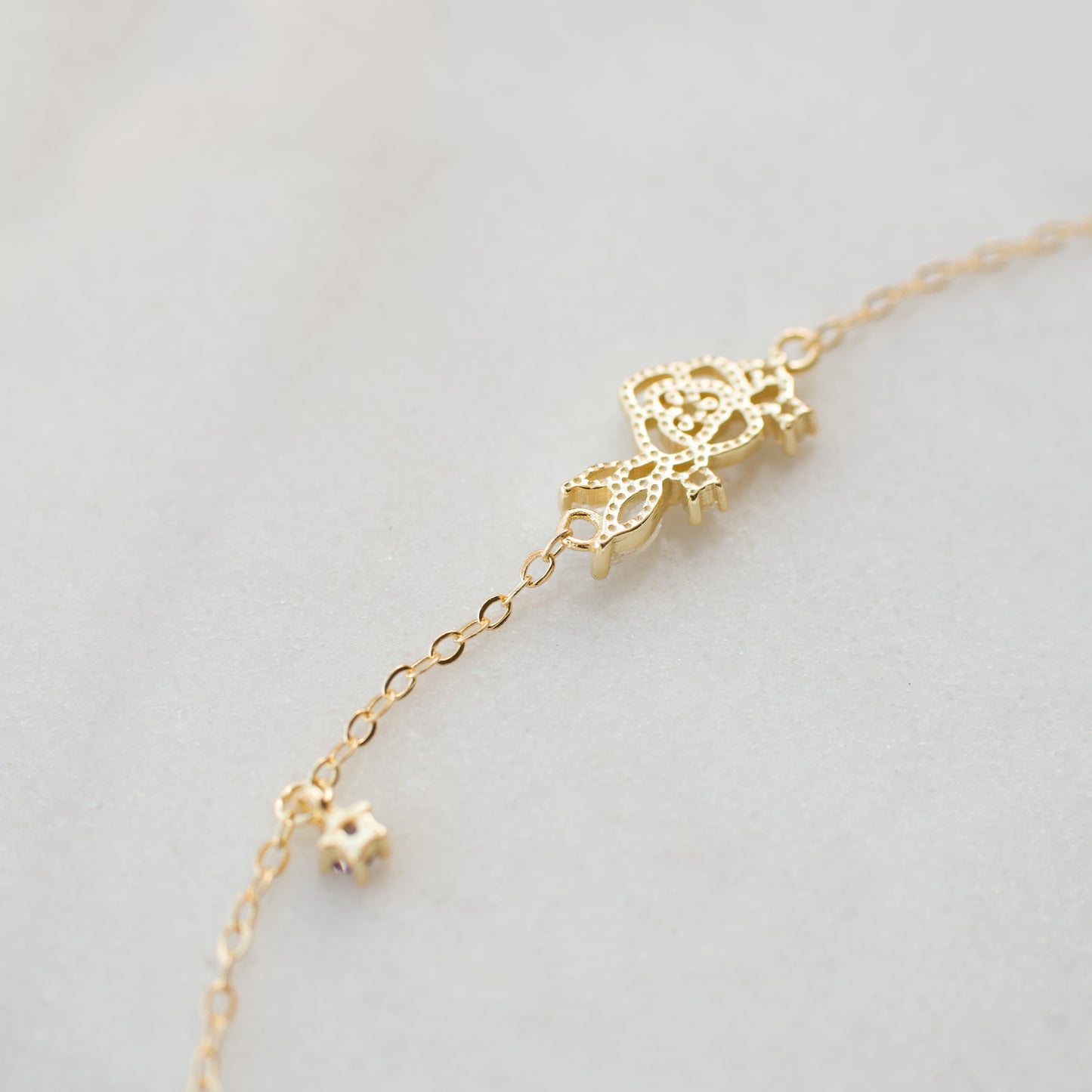 Dainty 14K Gold Flower Bracelet