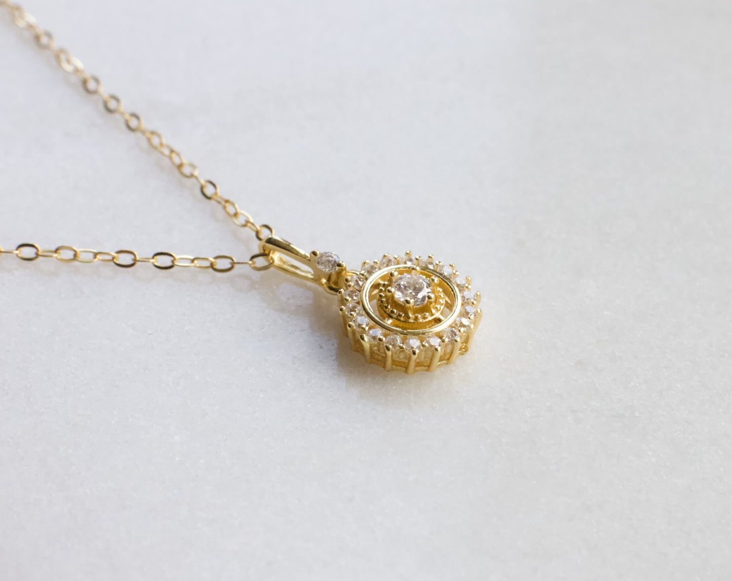 Dainty Vintage Style Circle Necklace