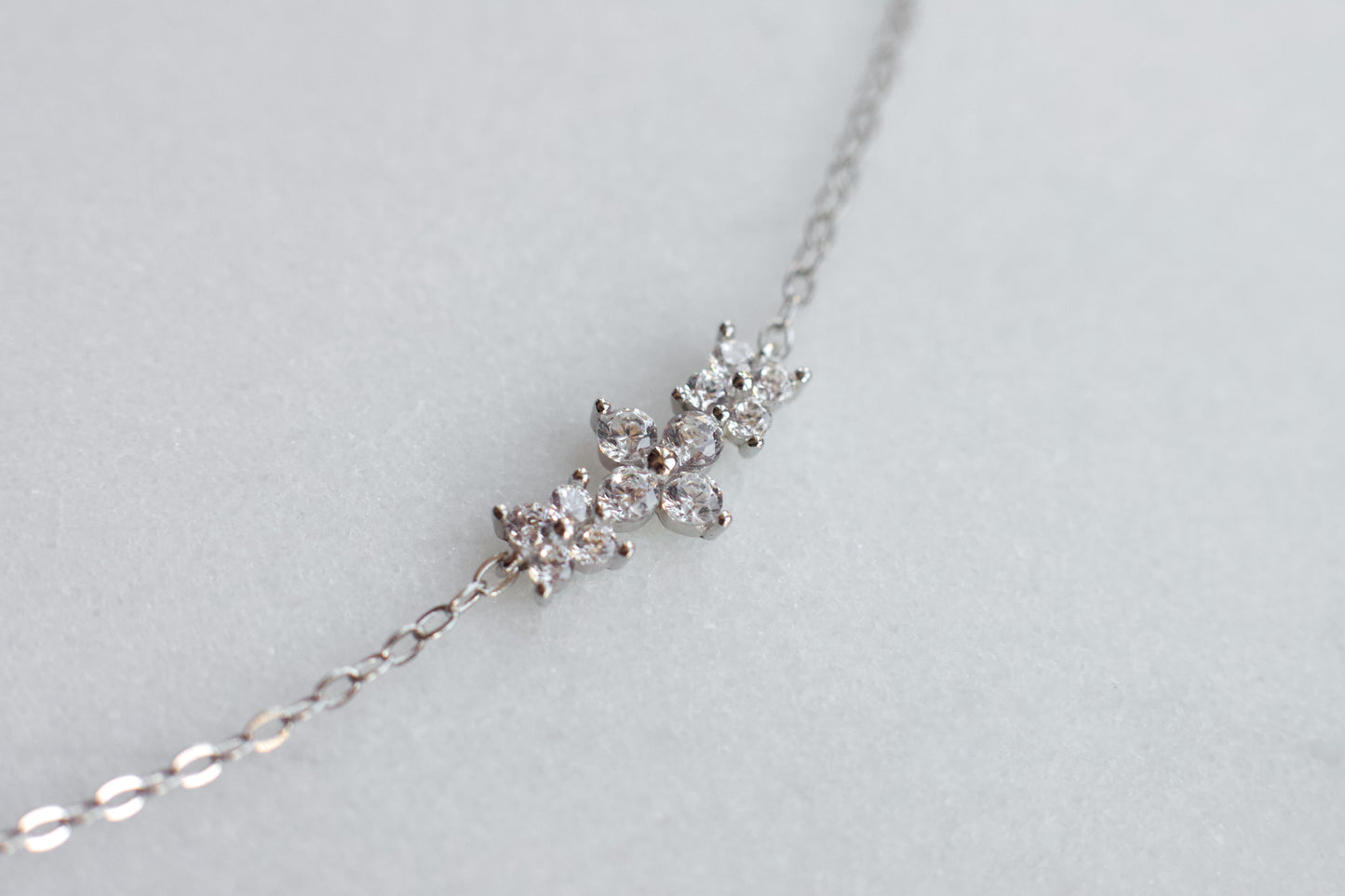 Dainty Three Flowers Necklace In Silver